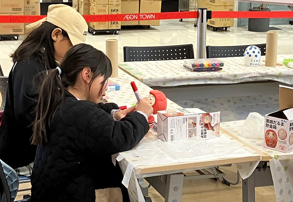 バルーン神社だるま絵付け