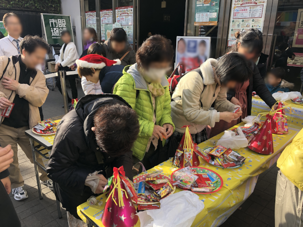 おかしなクリスマスツリーの様子
